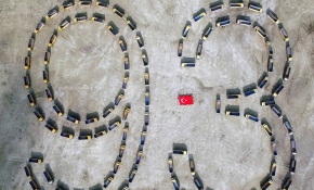 'Yeni Havalimanı'ndan Cumhuriyet Bayramı'na özel kareografi