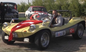 Klasik araçlarla oluşturulan "Cumhuriyet Her Yerde" konvoyu