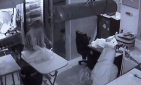 Kasayı açamayınca balıkları çaldılar