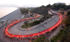 300 metrelik Türk bayrağı