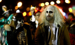 New York'ta 60 bin kişilik Cadılar Bayramı yürüyüşü