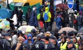 Sığınmacı kampı tahliye edildi