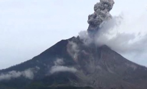 Sinabung Yanardağı'nda patlama
