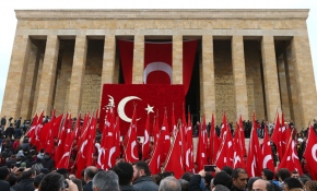 Türk Milleti 'Ata'sını anıyor
