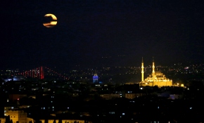 'Süper Ay' tutulması