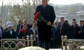 Cumhurbaşkanı Erdoğan, İslam Kerimov'un kabrini ziyaret etti