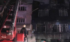 Yangın çıkan ahşap bina, kullanılamaz hale geldi