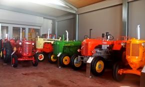 Antika Traktör Müzesi"ne ziyaretçi akını