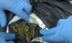 Gelinin çeyizinden gümrük kaçağı sigara ve esrar çıktı