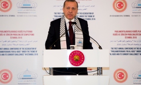 'Ezan tartışmalarını tehlikeli buluyorum'