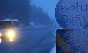Bolu Dağı'nda yoğun şekilde kar yağışı başladı
