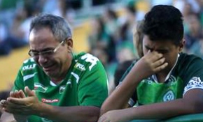 Chapecoense taraftarları gözyaşlarına hakim olamadı