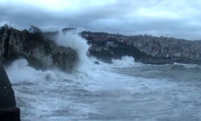 Fırtına nedeniyle balıkçılar ve Ro-Ro gemileri denize açılamadı
