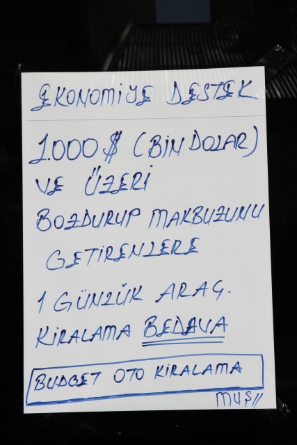 Muş`taki esnaf Türk lirasına sahip çıkıyor