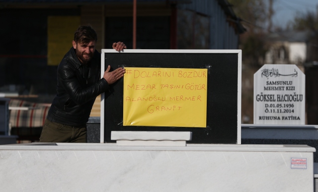 Dolarını bozdur mezar taşını götür