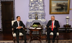 Başbakan Yıldırım, Medvedev ile görüştü