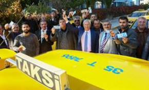 Dolarını bozduranlara İzmir'de taksicilerden indirim