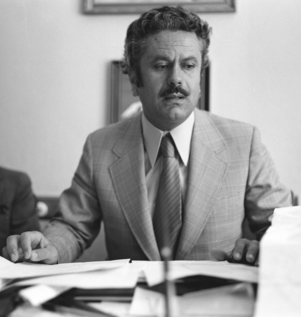 Eski TBMM Başkanı Sezgin hayatını kaybetti