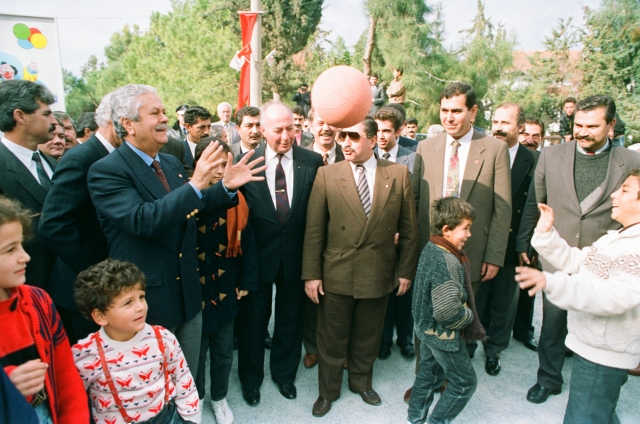 Eski TBMM Başkanı Sezgin hayatını kaybetti