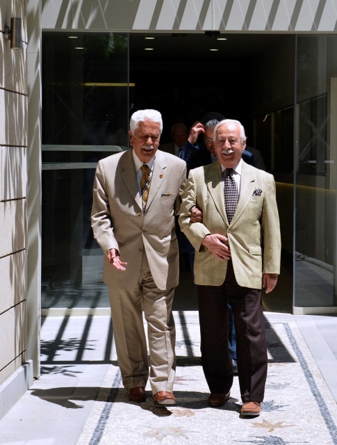 Eski TBMM Başkanı Sezgin hayatını kaybetti