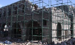 Teröristlerin tahrip ettiği kiliseler restore ediliyor