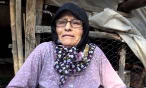 Barakada yaşayan Zeynep ninenin ev sevinci