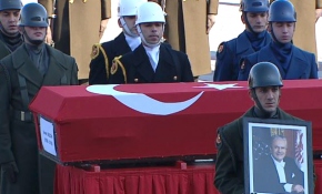 Eski TBMM Başkanı Sezgin için TBMM'de tören