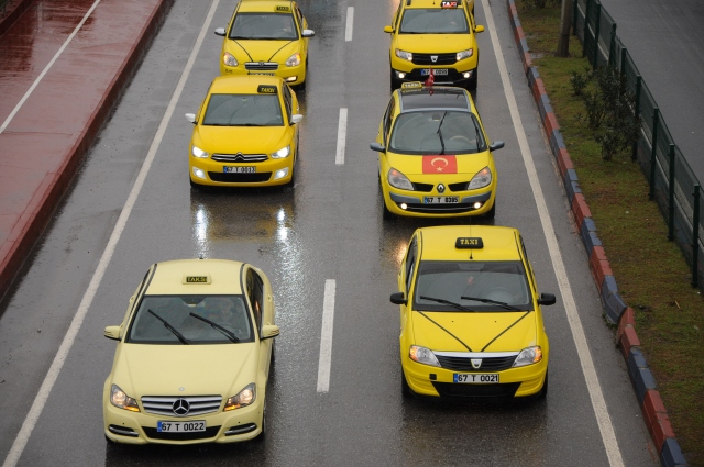 İstanbul`daki terör saldırısına Türkiye`den tepkiler