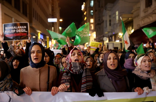 Rusya`nın İstanbul Başkonsolosluğu önünde `Halep` protestosu