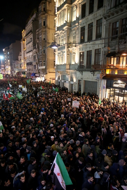 Rusya`nın İstanbul Başkonsolosluğu önünde `Halep` protestosu