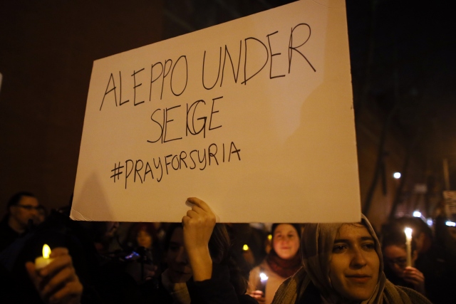 Halep`teki saldırılar New York`ta protesto edildi