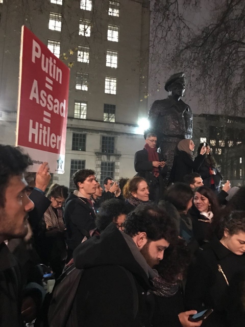 Halep`teki saldırılar Londra`da protesto edildi
