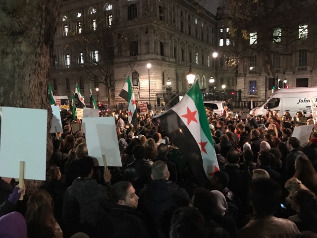 Halep`teki saldırılar Londra`da protesto edildi