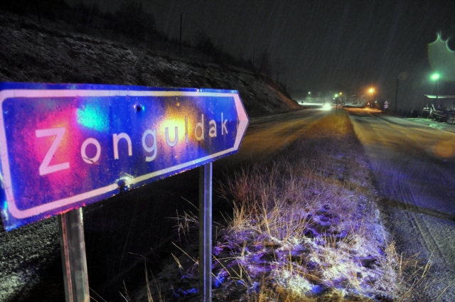 Zonguldak`ta kar ulaşımı aksattı