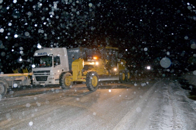 Balıkesir`de ulaşıma kar engeli