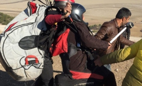 66 yaşındaki kadın yamaç paraşütü yaptı