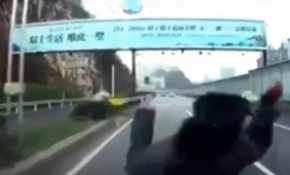 Dikkatsiz yaya kazaya neden oldu