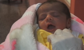 Muğla'nın Fethiye ilçesinde donmak üzere olan bir bebek bulundu