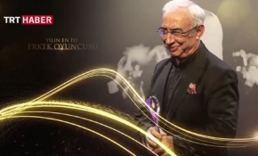 Yılın en iyi erkek oyuncusu Şener Şen