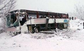 Sinop'ta otobüs uçuruma yuvarlandı