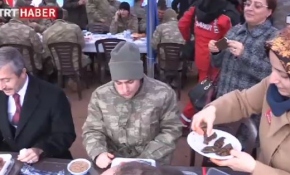 Kınalı kuzulara anne yemeği