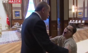 Erdoğan, portresini çizen Gülşah ile görüştü