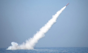 Pakistan ilk kez güdümlü füze denemesi yaptı