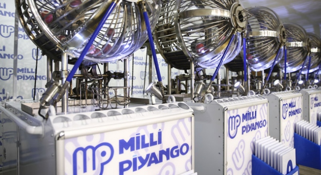 Büyük ikramiyeyi kazanan talihliler paralarını aldı