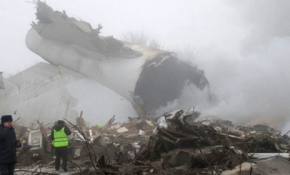 Kargo uçağı Kırgızistan'da düştü