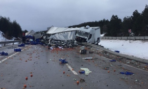 Zincirleme trafik kazası: 18 yaralı