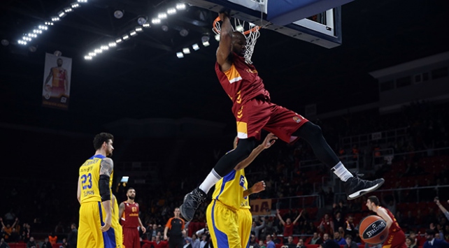 Galatasaray Maccabi'yi ezdi geçti