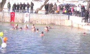 Karın keyfini böyle çıkardılar