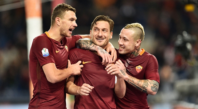 Roma son dakikada yarı finalde