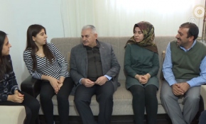 Başbakan Yıldırım, otobüs şoförünün evine misafir oldu